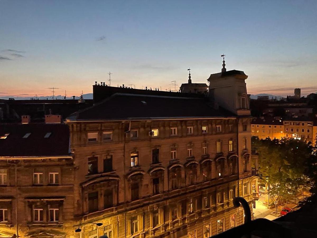 Condo In Town Centre Rijeka Bagian luar foto